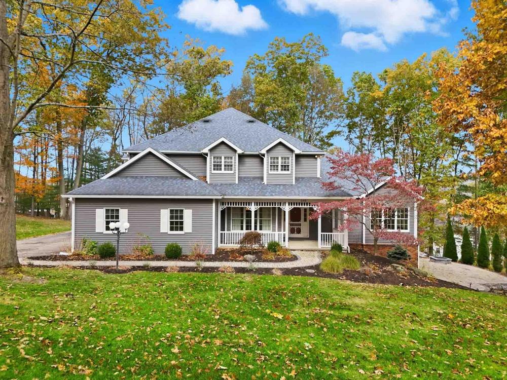 Professional photography in action. Including high-res photos in your pitch instantly shows sellers you mean business